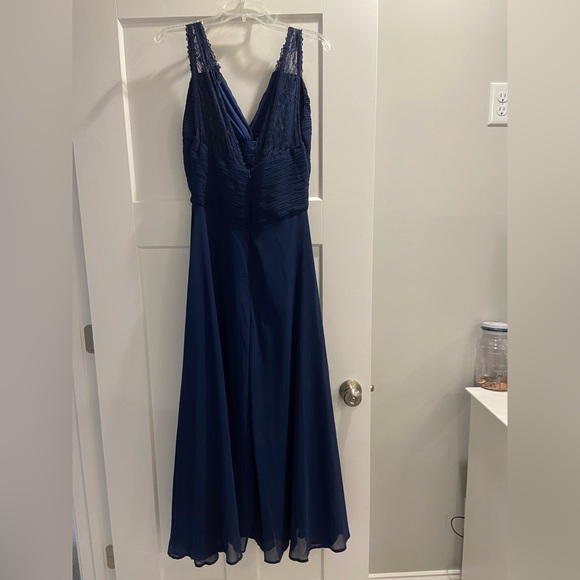 COPY - Navy Women’s Long Formal Dress. Size Large. Lace and Polyester. EUC - Picture 3 of 8